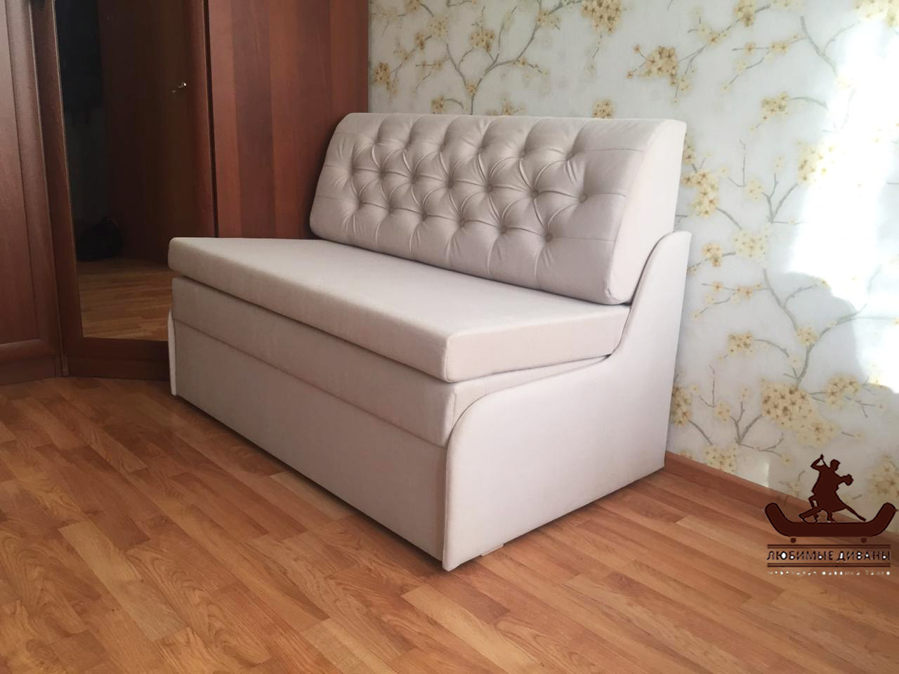 Раскладной диван Танго-4 шириной 120 см и глубиной 75 см в малогабаритной квартире